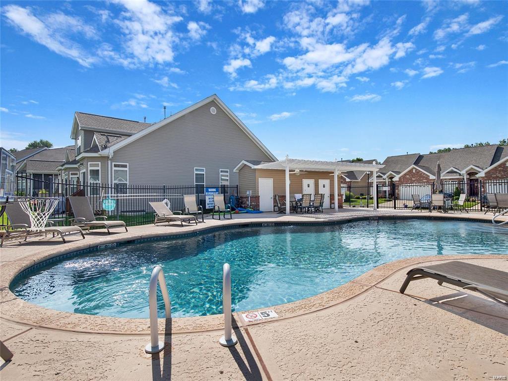 176 Woodland Place Court