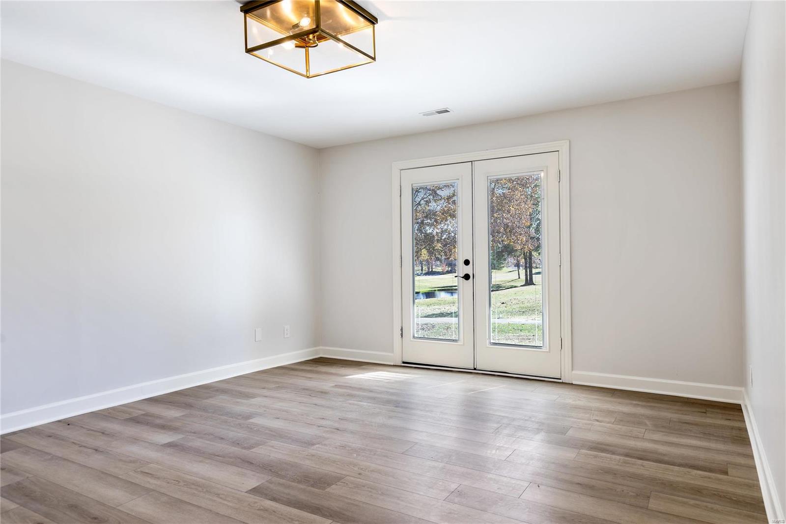 125 Roehampton Lane