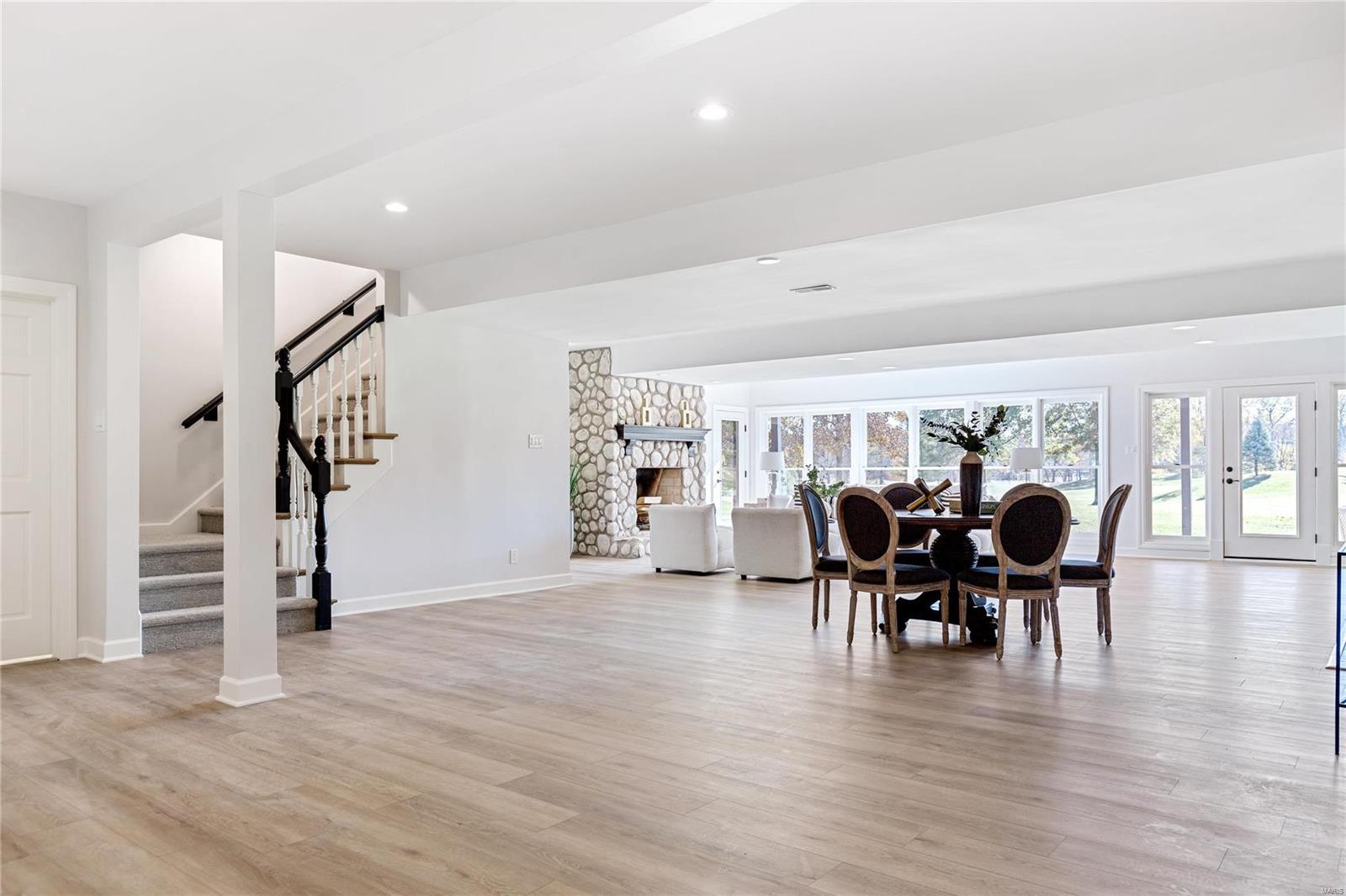 125 Roehampton Lane
