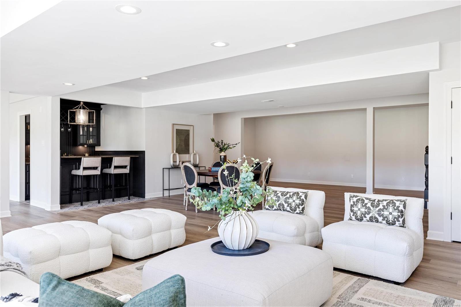 125 Roehampton Lane