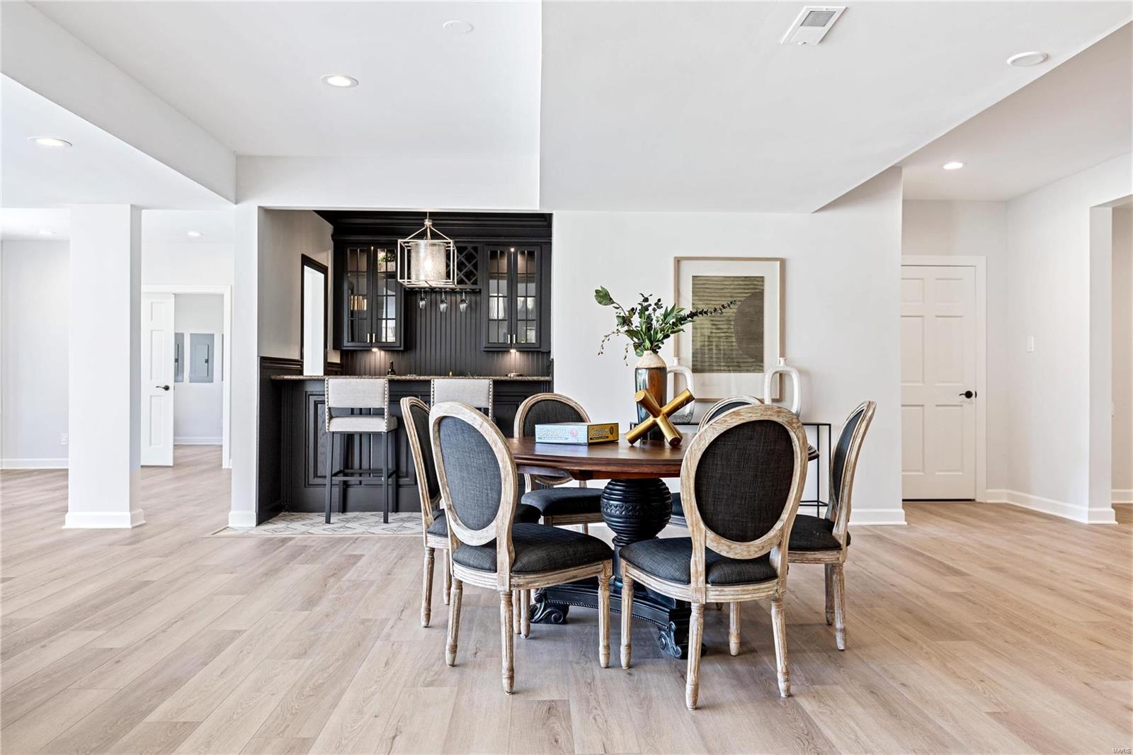 125 Roehampton Lane