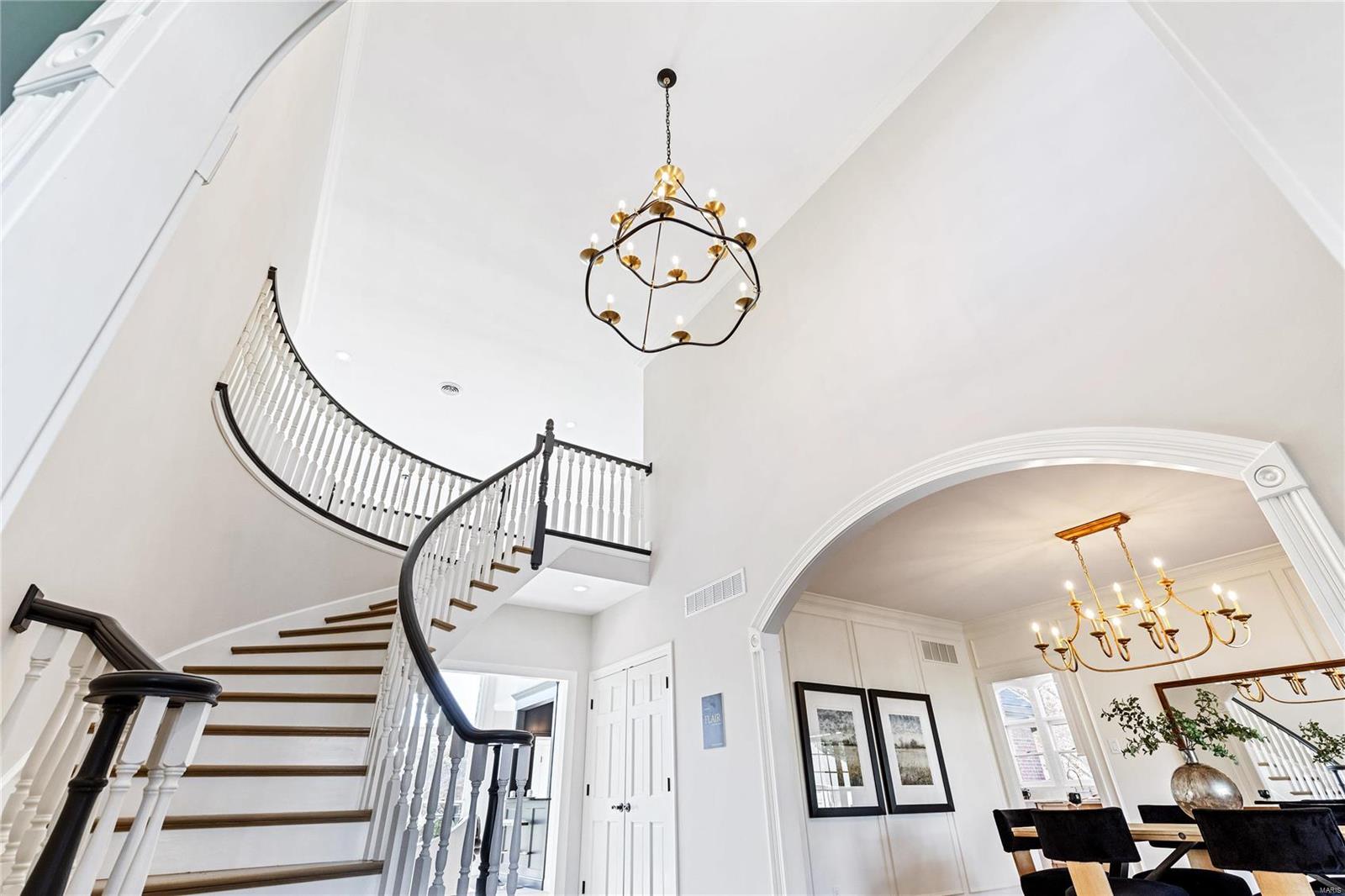125 Roehampton Lane