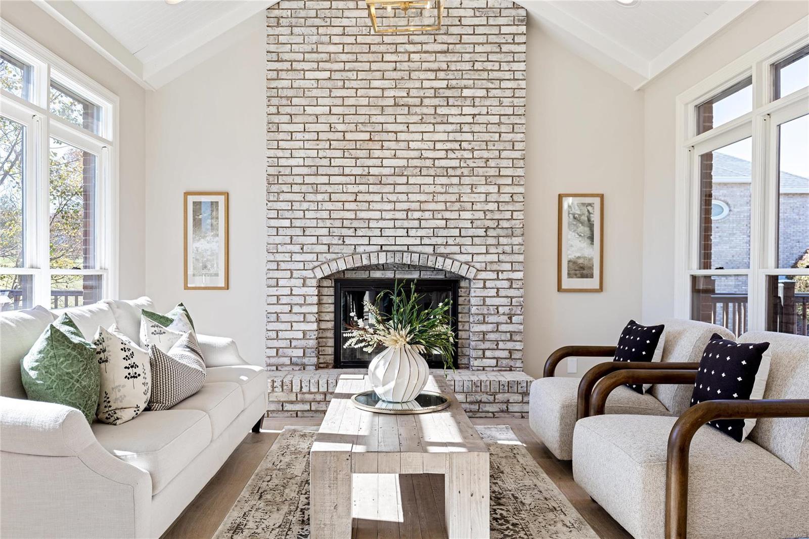 125 Roehampton Lane