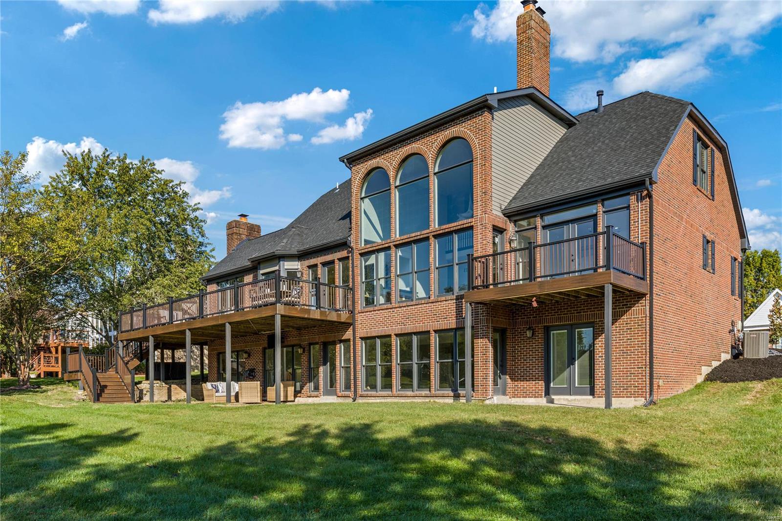 125 Roehampton Lane