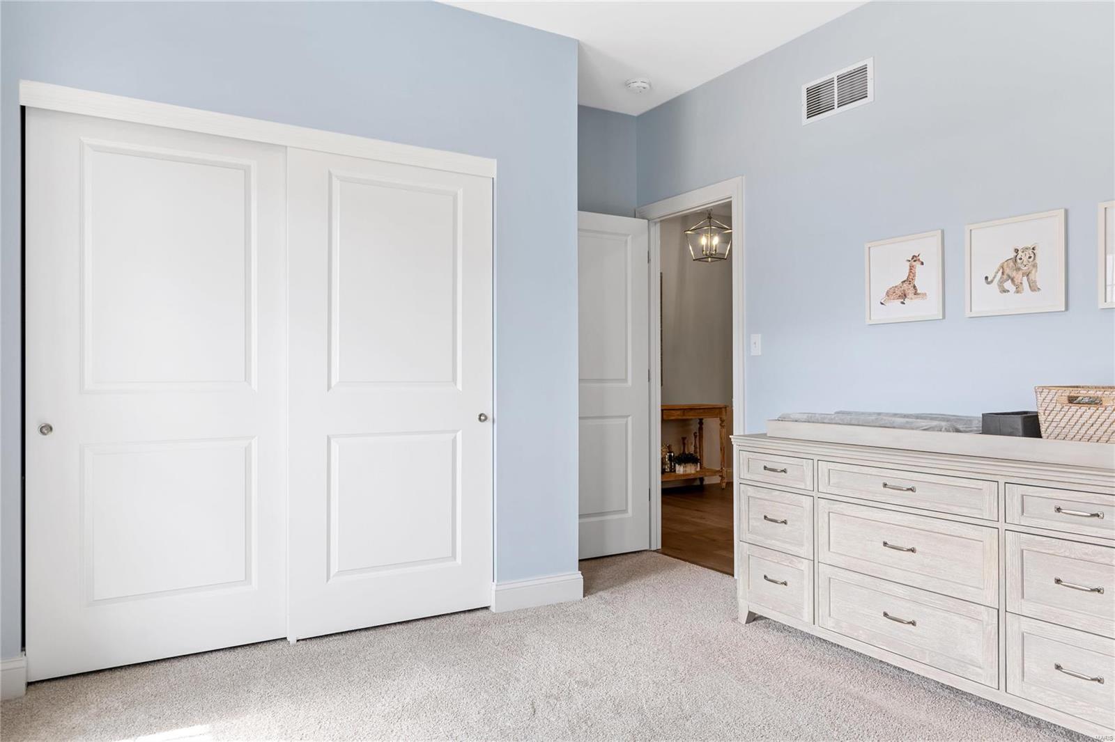 1323 Bloomfield Drive