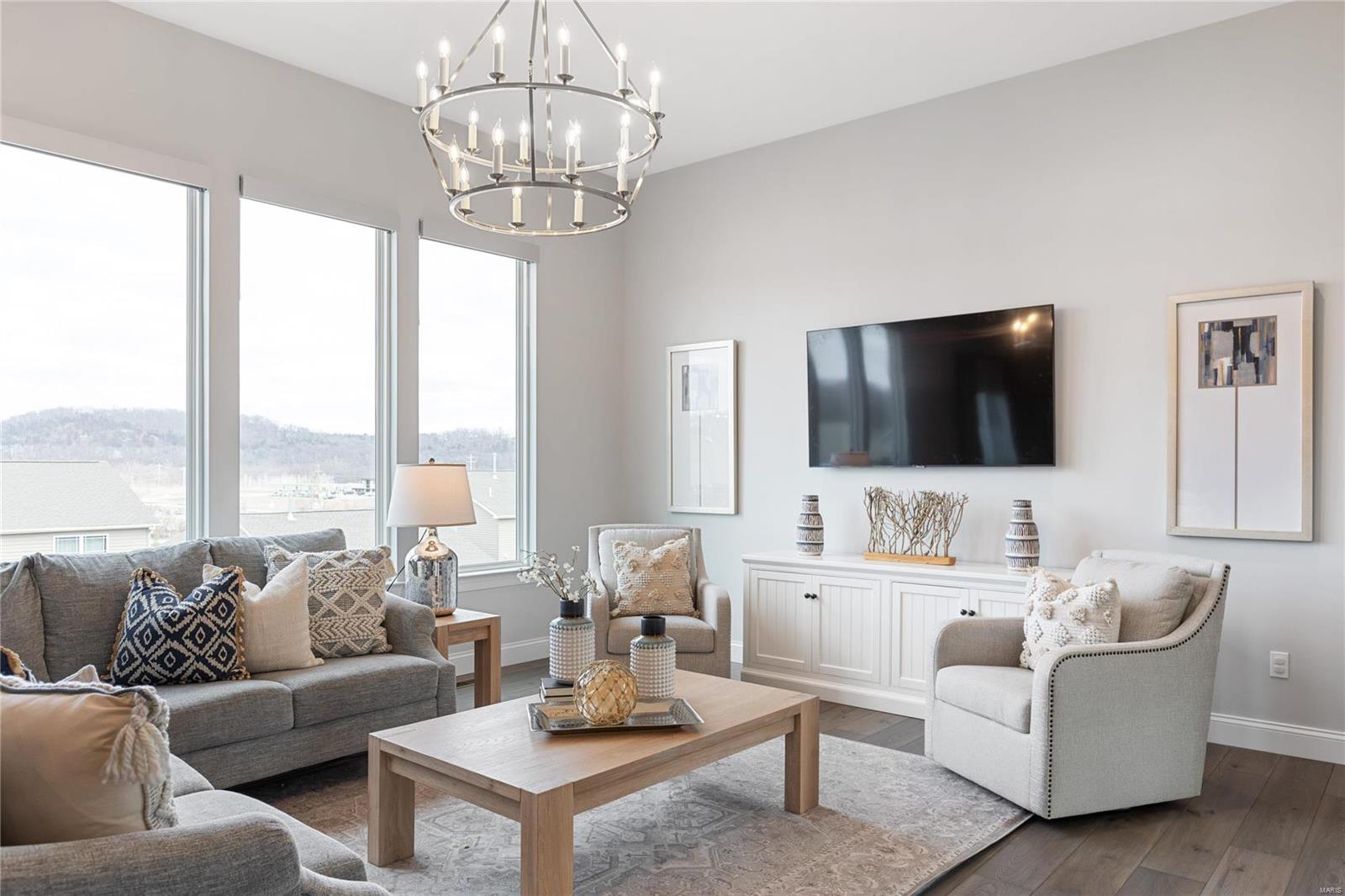 1323 Bloomfield Drive