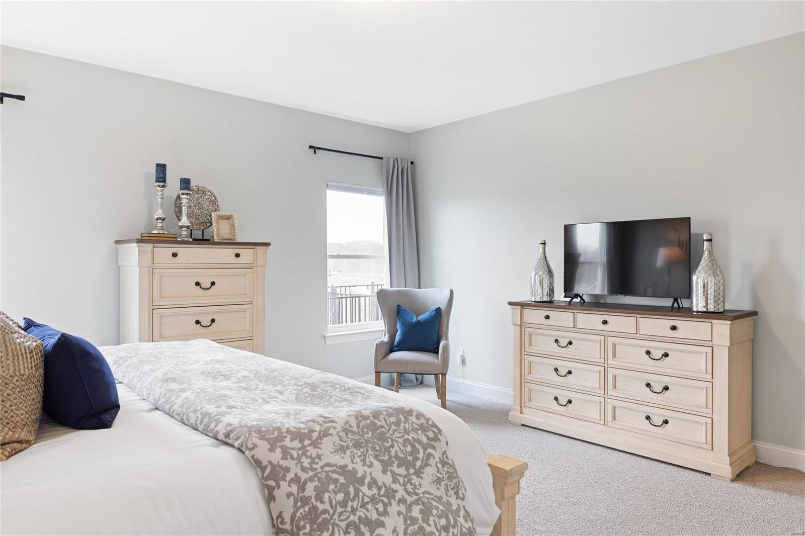 1323 Bloomfield Drive