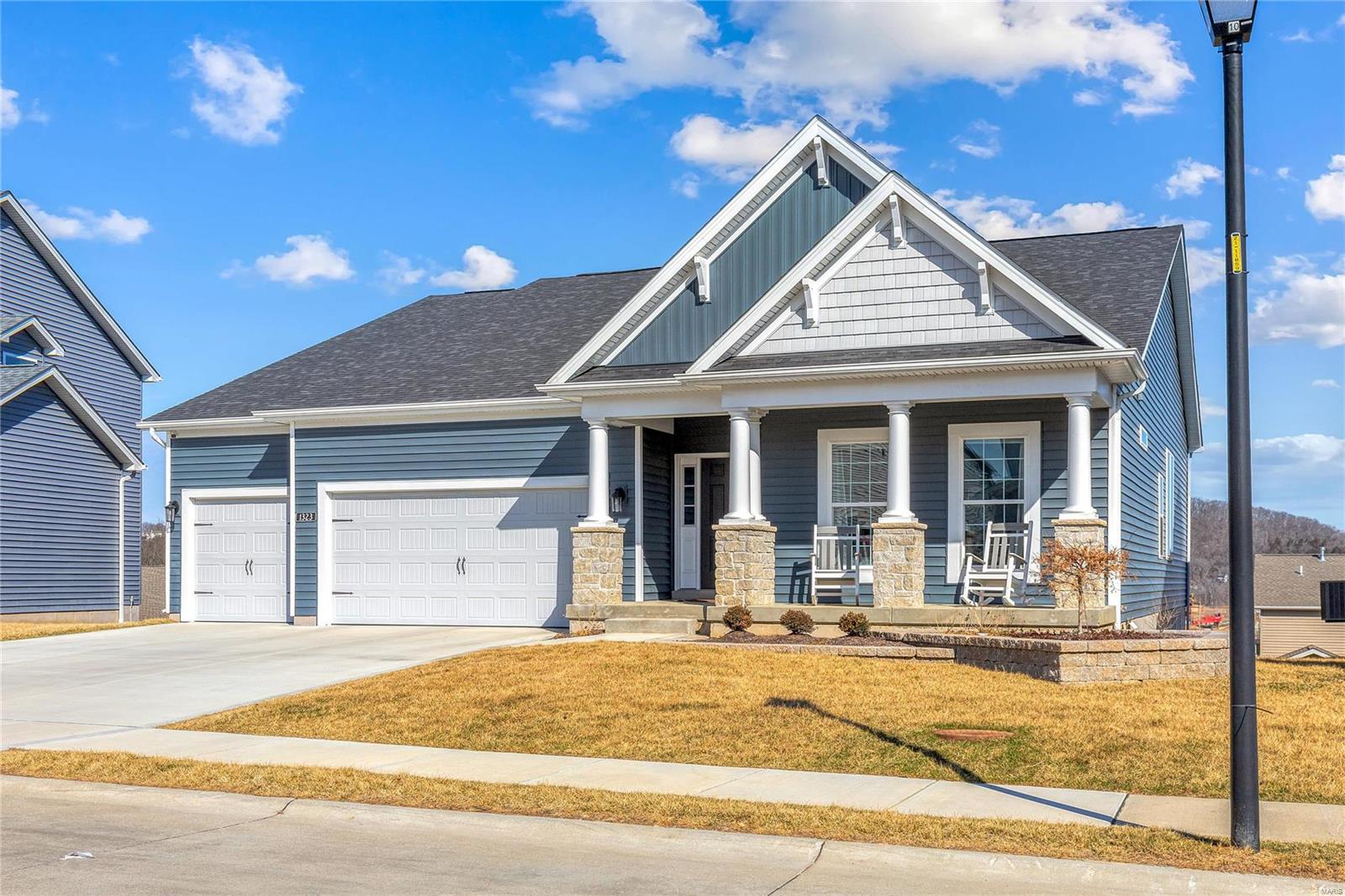 1323 Bloomfield Drive