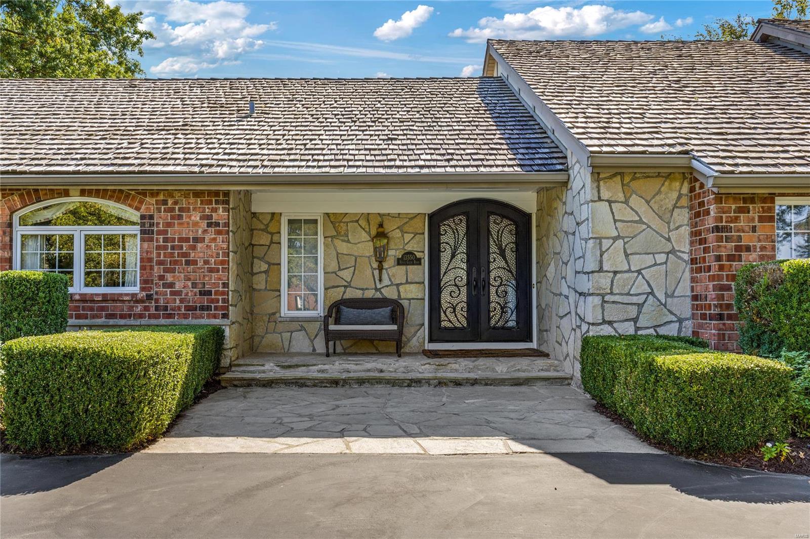 13550 Royal Glen Drive