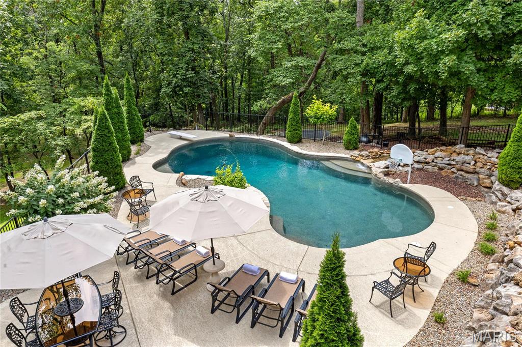 4 Upper Whitmoor Drive