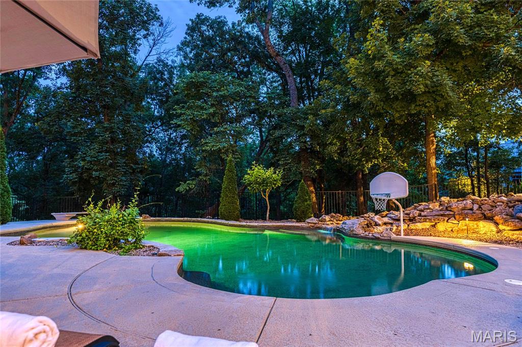 4 Upper Whitmoor Drive