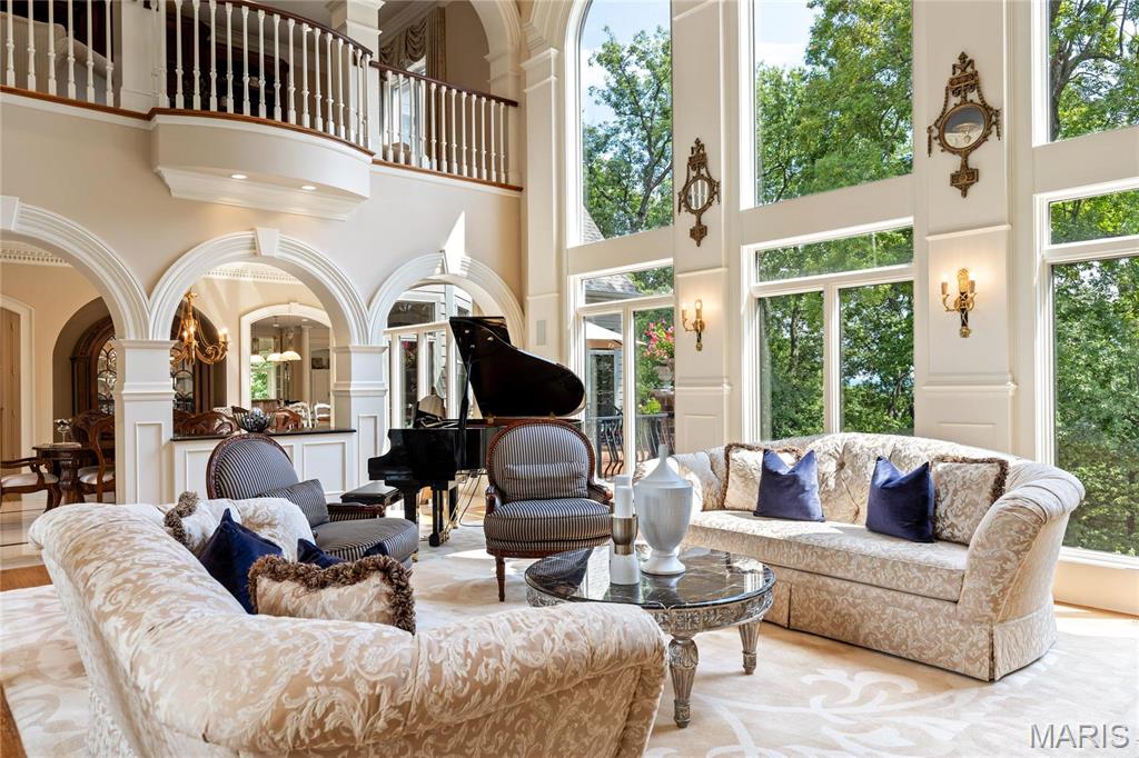 4 Upper Whitmoor Drive