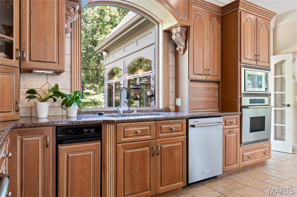 4 Upper Whitmoor Drive