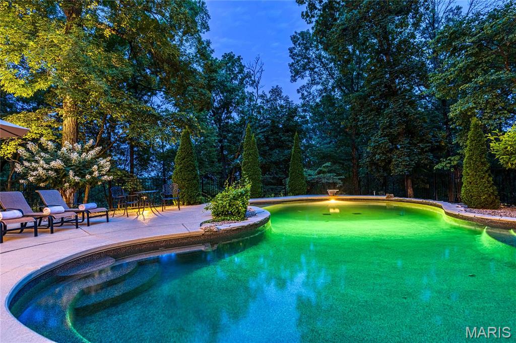 4 Upper Whitmoor Drive