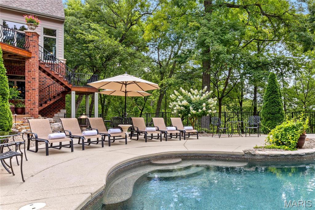 4 Upper Whitmoor Drive