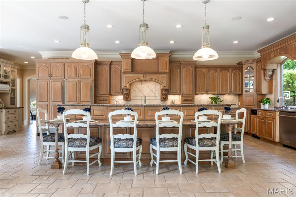 4 Upper Whitmoor Drive