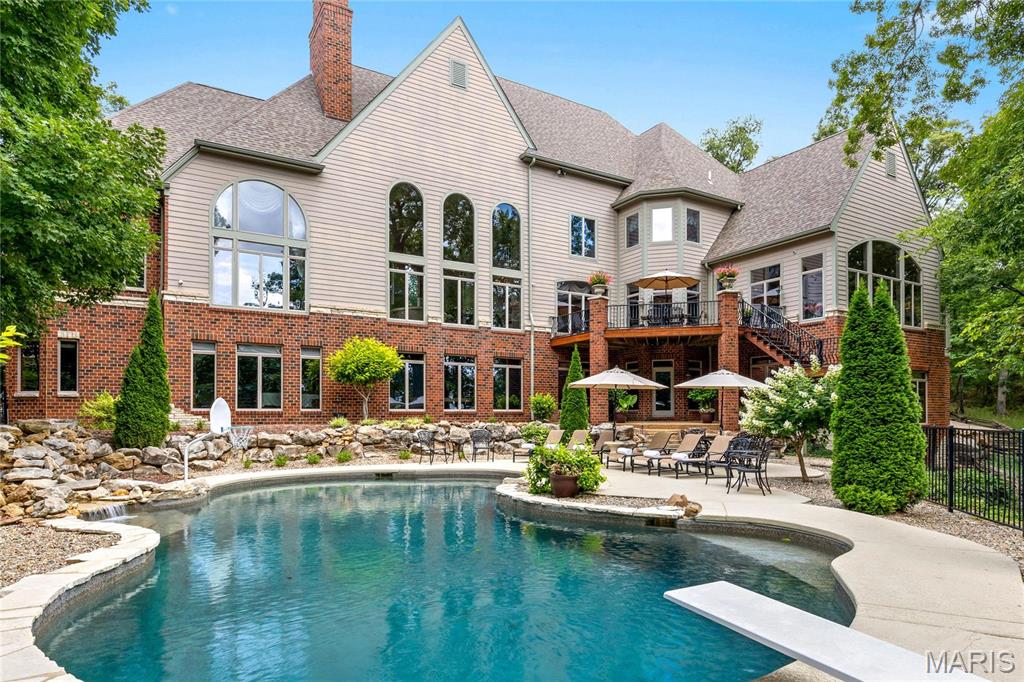 4 Upper Whitmoor Drive