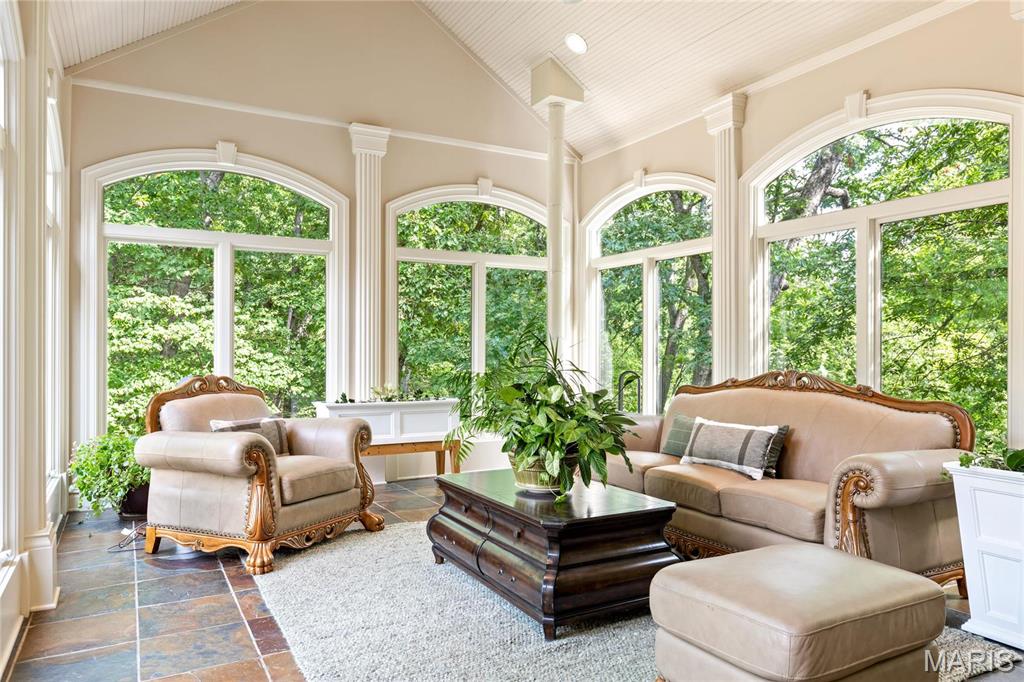 4 Upper Whitmoor Drive