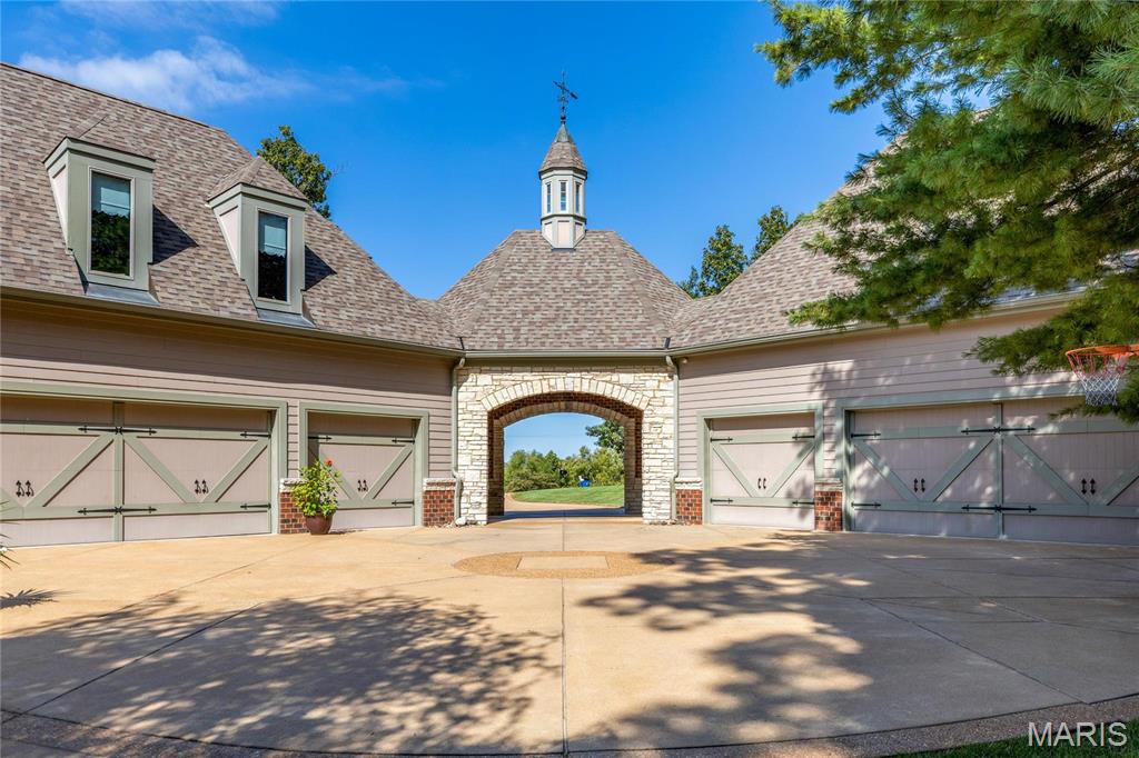 4 Upper Whitmoor Drive