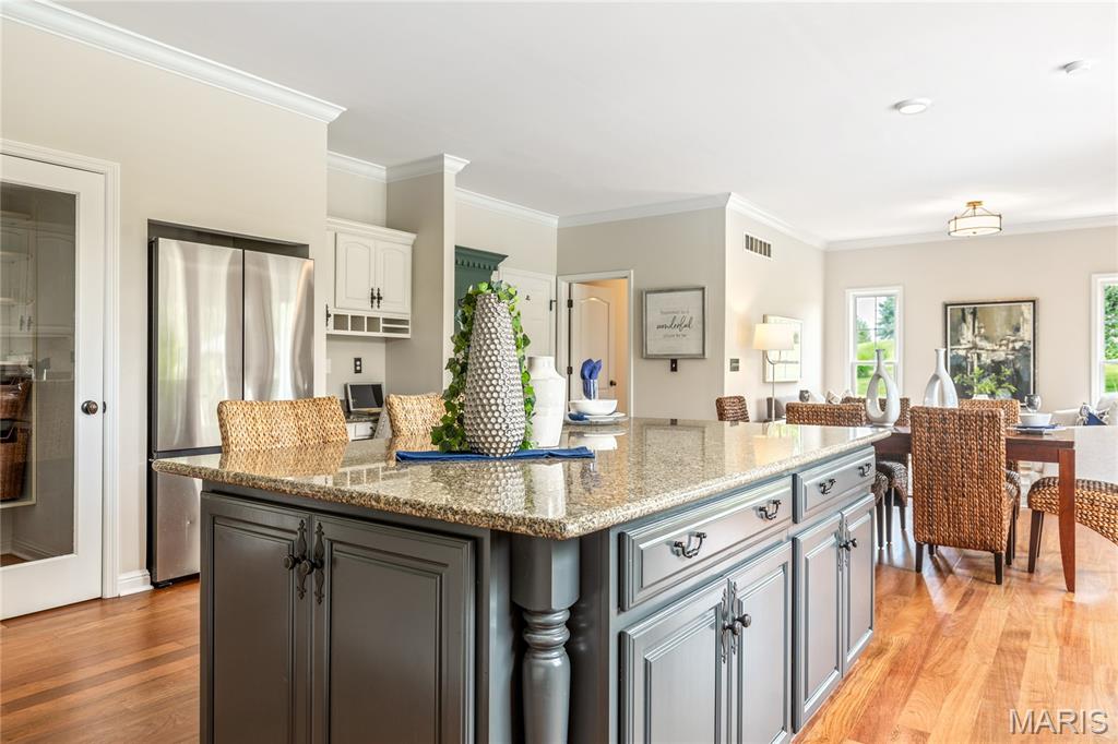 5316 Enchanted Court