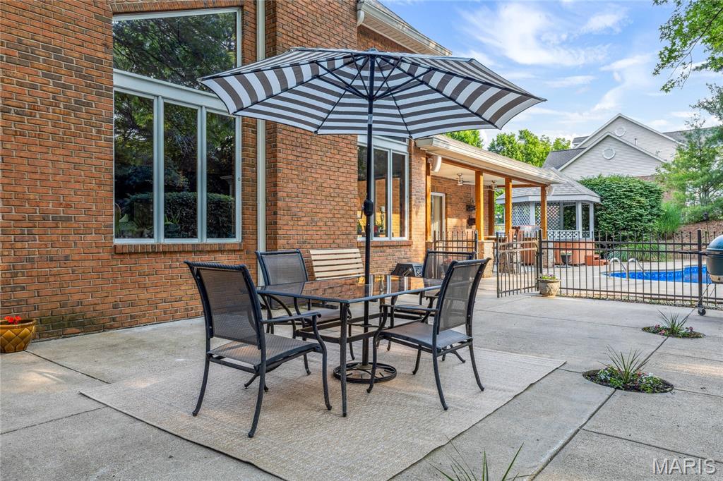 2969 Greenleaf Drive