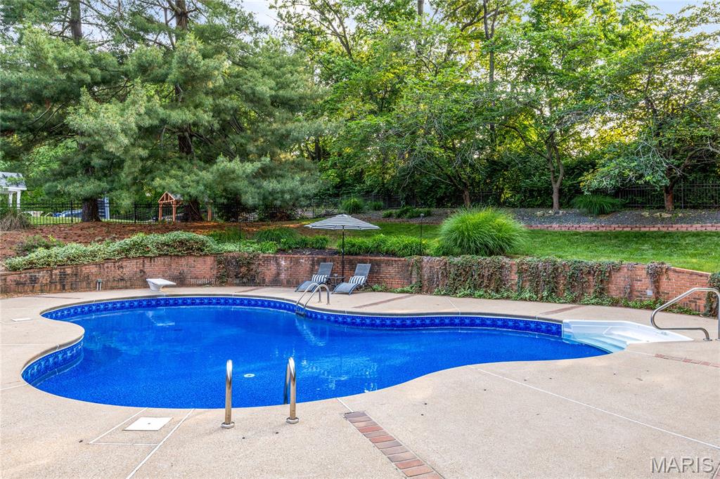 2969 Greenleaf Drive