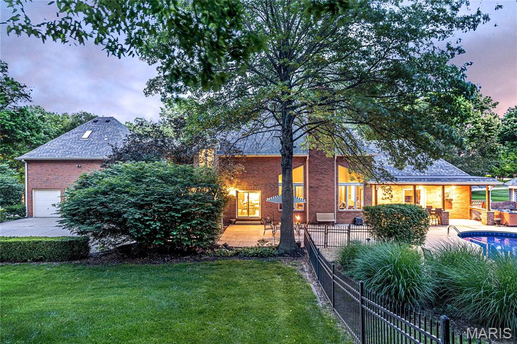 2969 Greenleaf Drive
