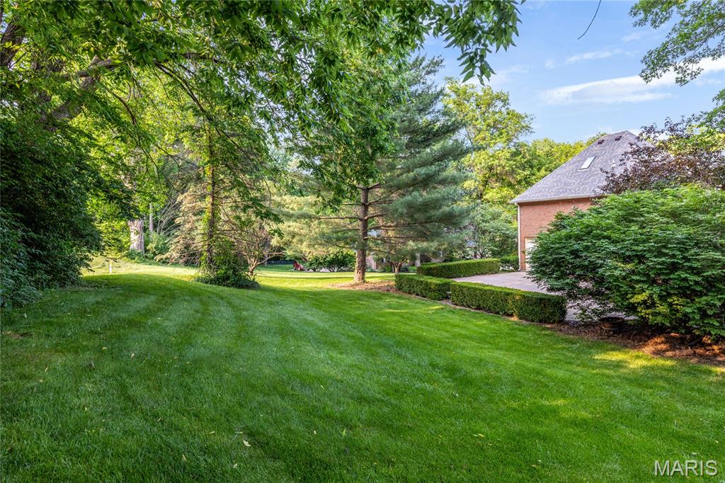 2969 Greenleaf Drive