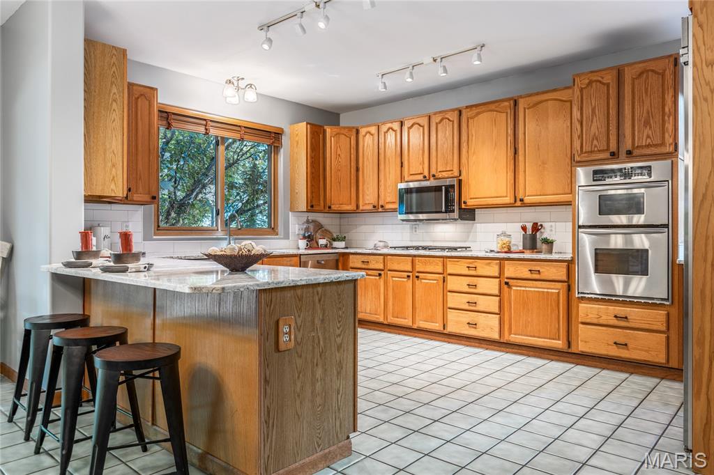 2969 Greenleaf Drive