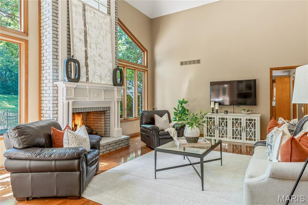 2969 Greenleaf Drive