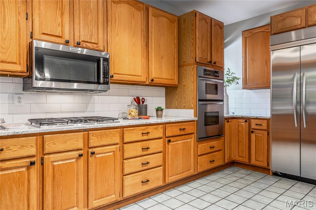 2969 Greenleaf Drive