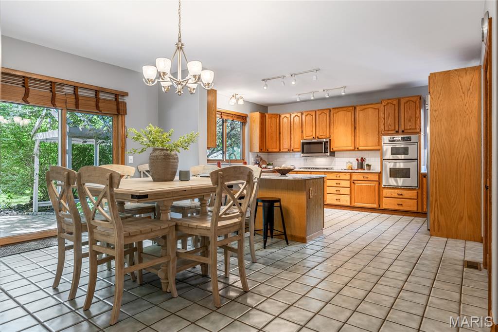 2969 Greenleaf Drive