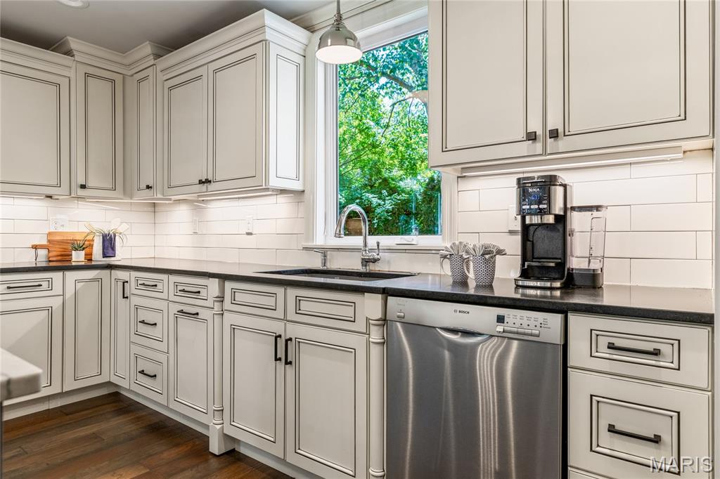 624 Aspen Ridge Court