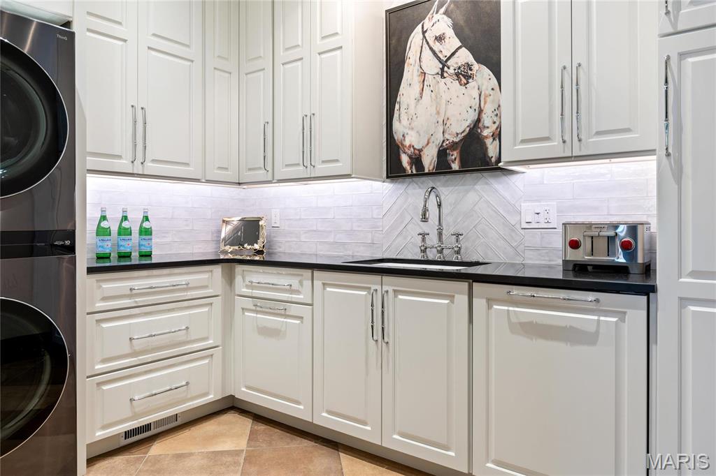 5319 Lancelot Drive