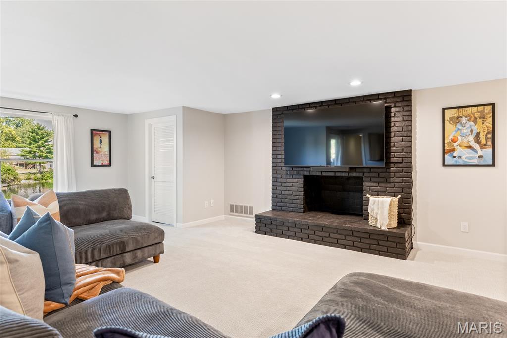 945 Delvin Drive