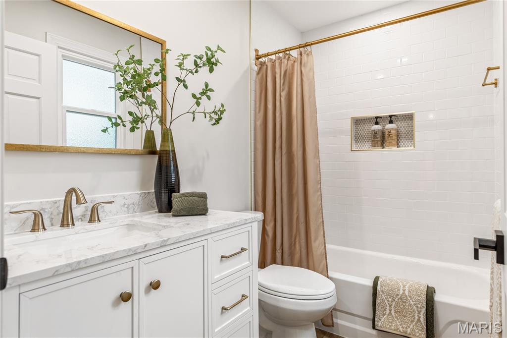 13250 Pinetree Lake Drive