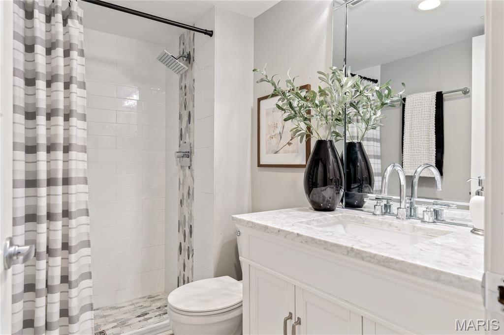 13515 Coliseum Drive