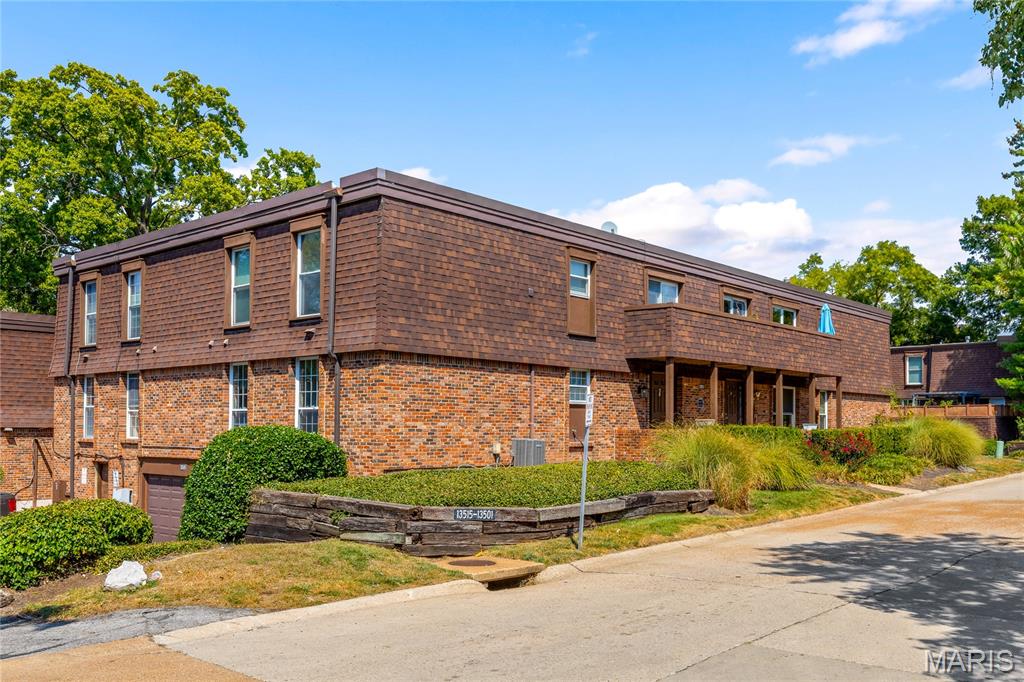 13515 Coliseum Drive