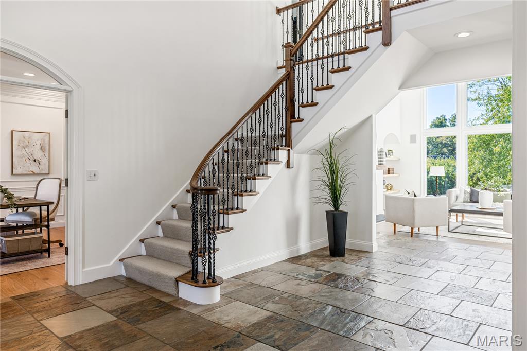 11 Roclare Lane