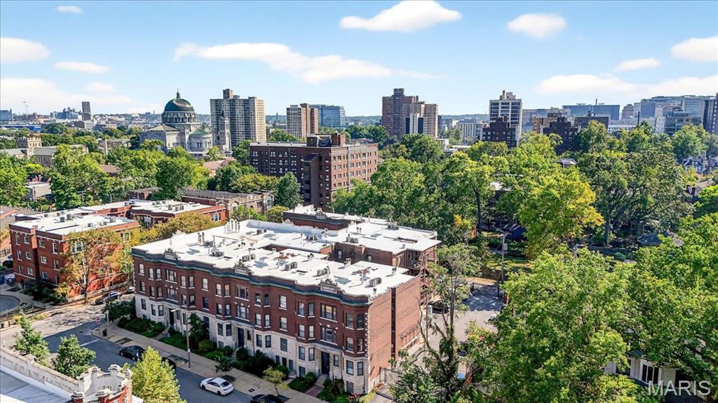 4512 McPherson Avenue Unit: 1W