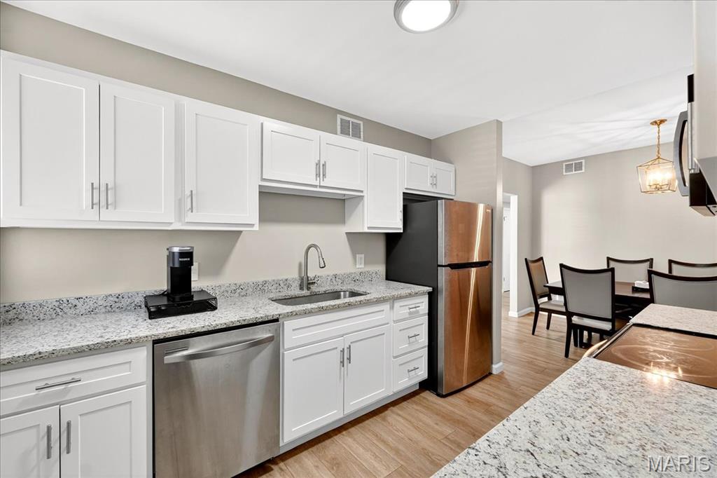 4512 McPherson Avenue Unit: 1W