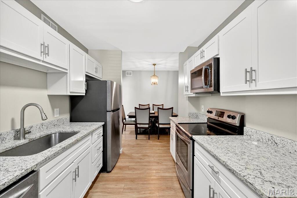 4512 McPherson Avenue Unit: 1W