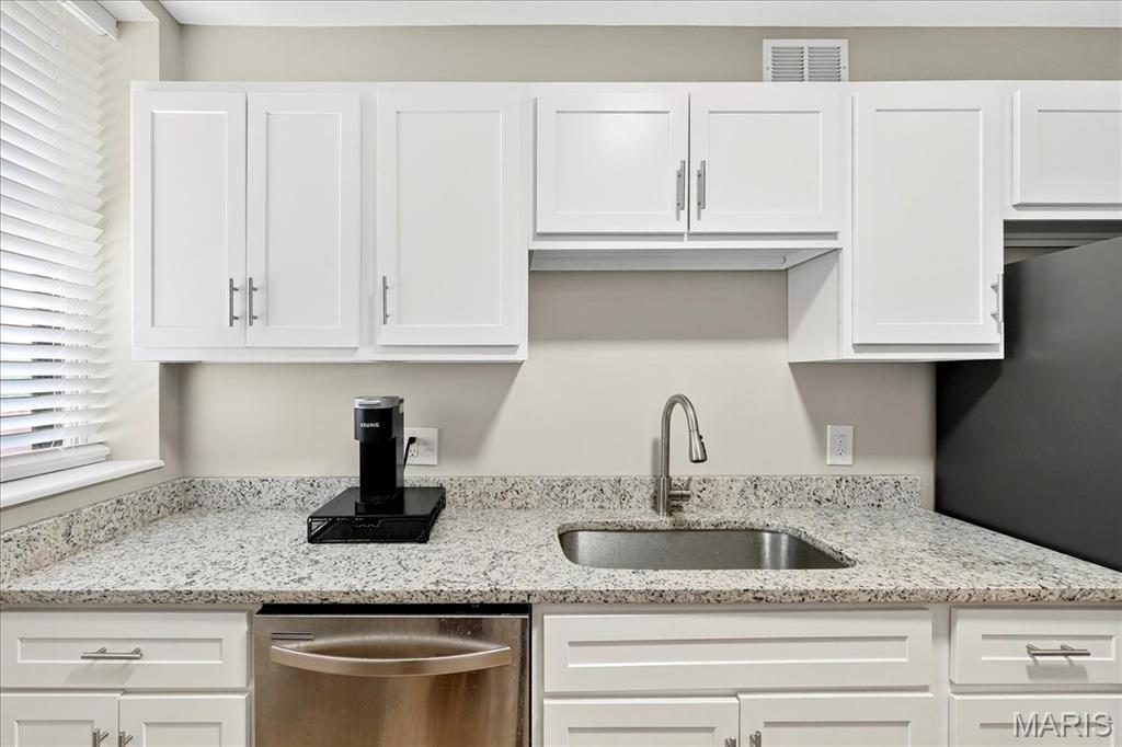 4512 McPherson Avenue Unit: 1W