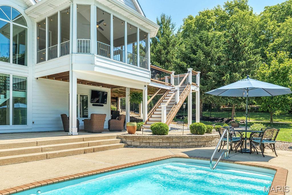 671 Clifden Drive