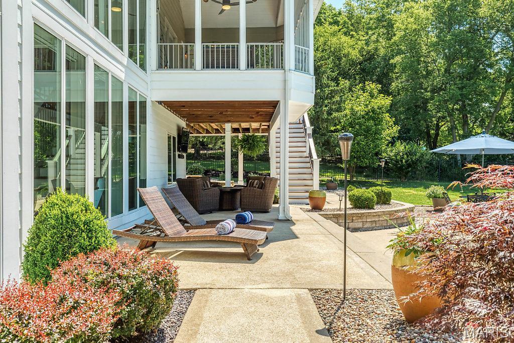 671 Clifden Drive