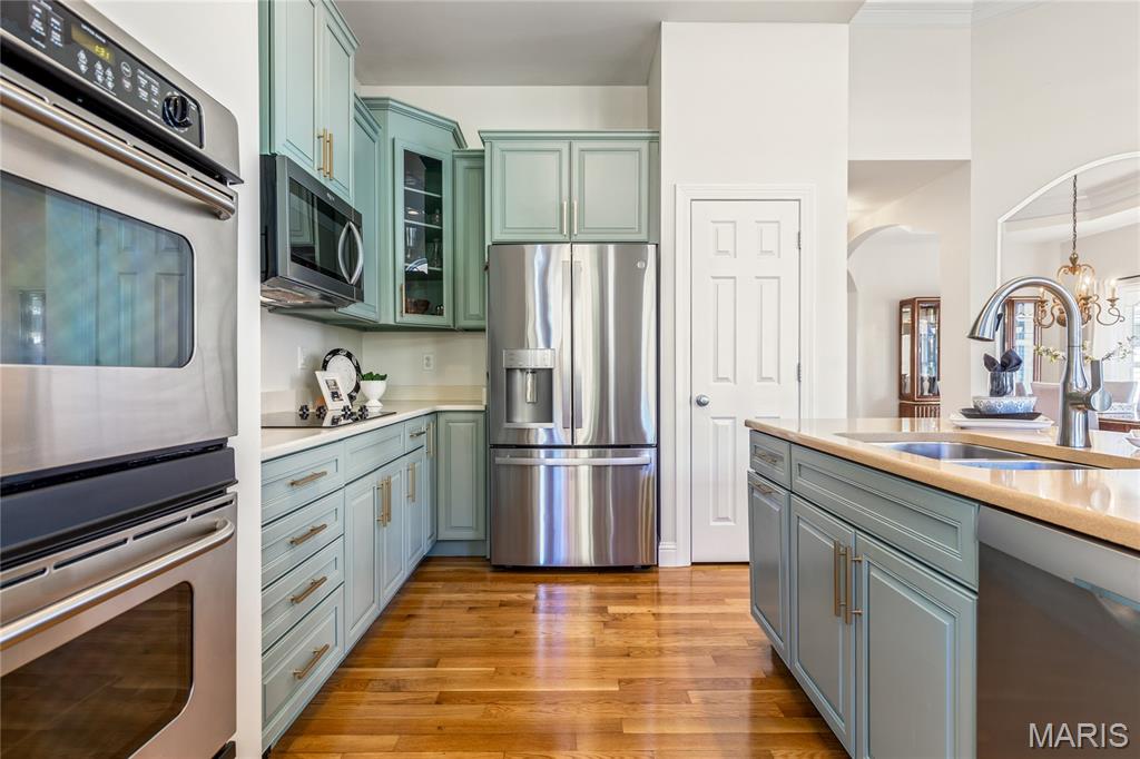 1504 Hollowbrook Drive