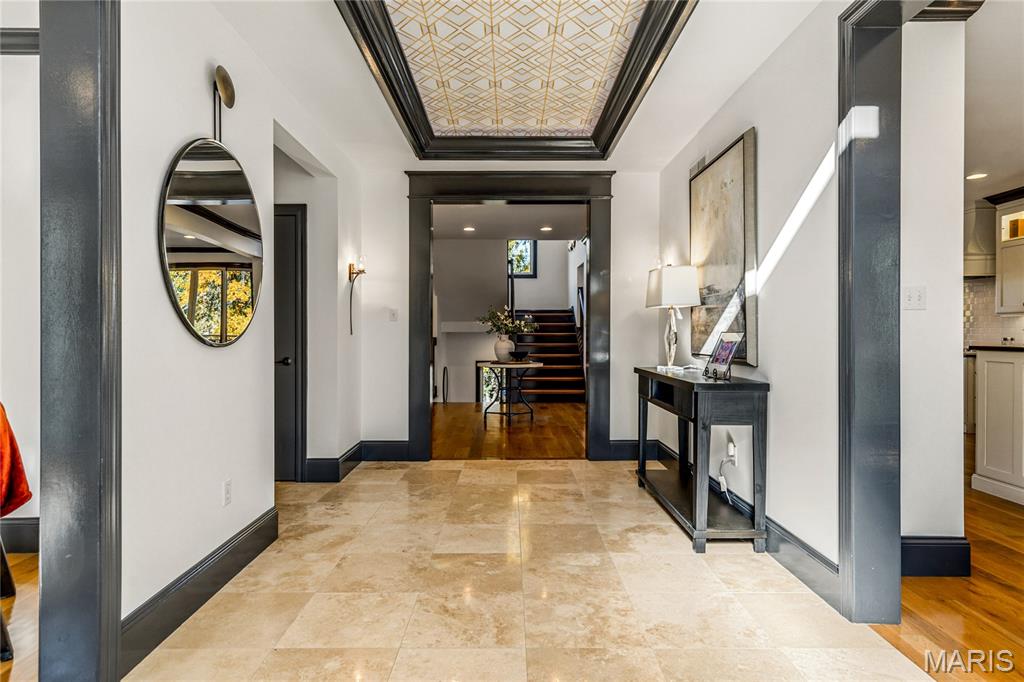 7233 Forsyth Boulevard