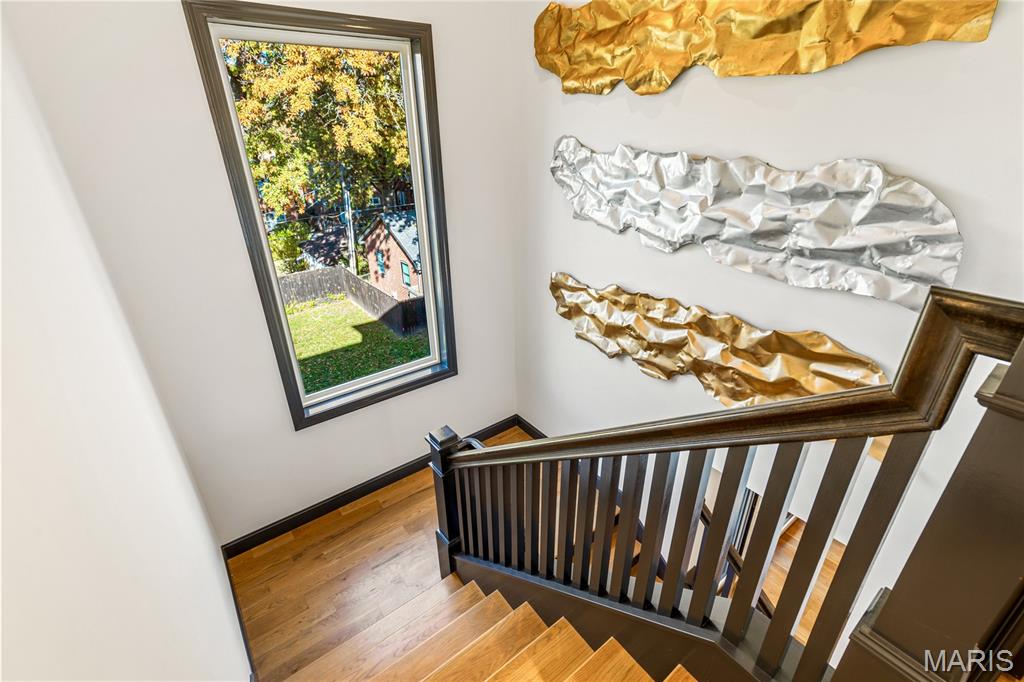 7233 Forsyth Boulevard