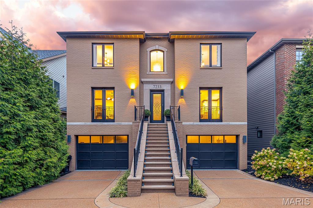 7233 Forsyth Boulevard