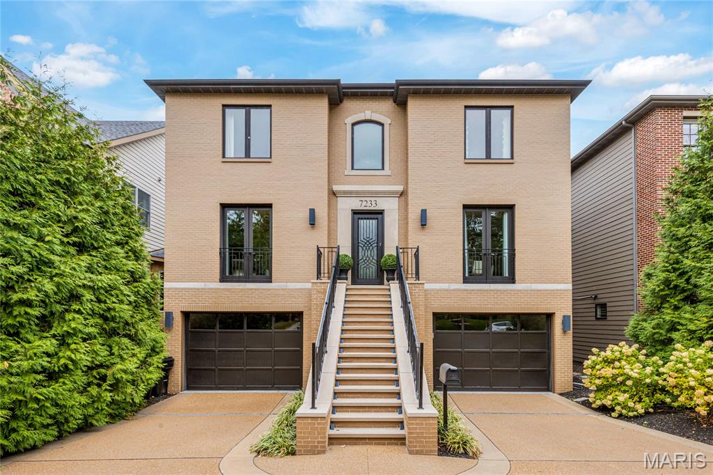 7233 Forsyth Boulevard